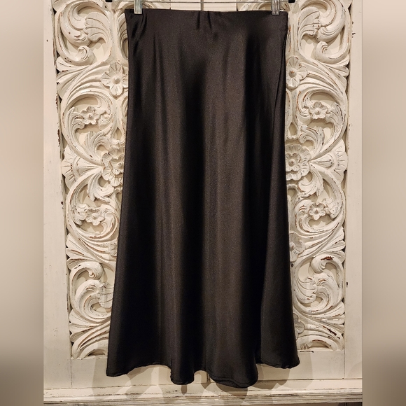 Black satin silk midi skirt - Picture 9 of 15
